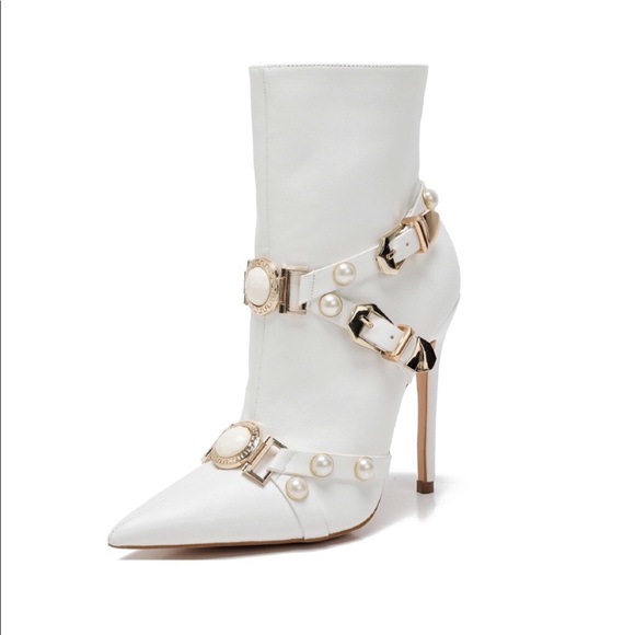 Winter white belted boot - Picture 3 of 4